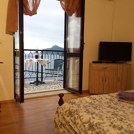 Apartments "Villa Mungos" Sobra Екстериор снимка