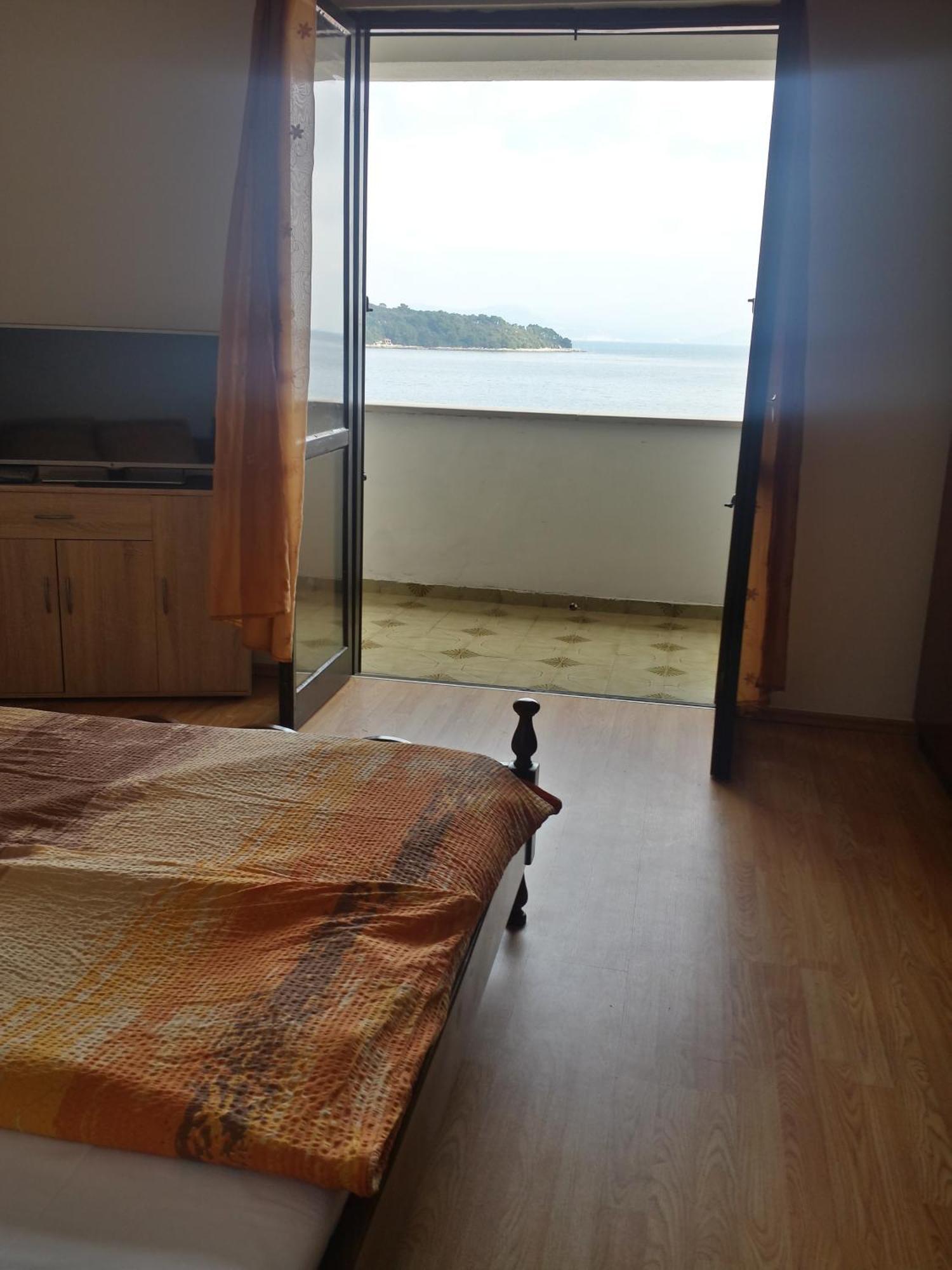 Apartments "Villa Mungos" Sobra Екстериор снимка