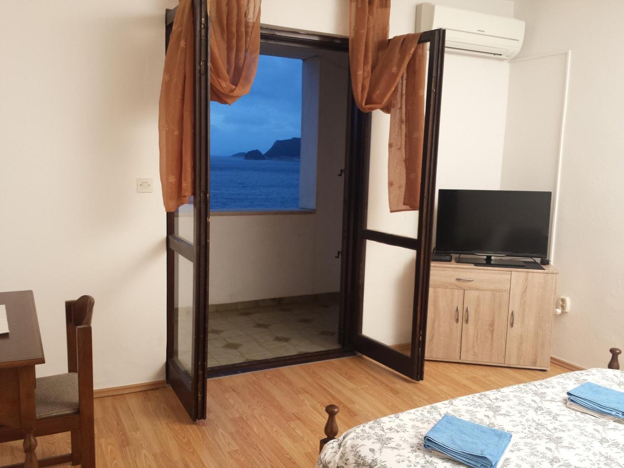 Apartments "Villa Mungos" Sobra Екстериор снимка