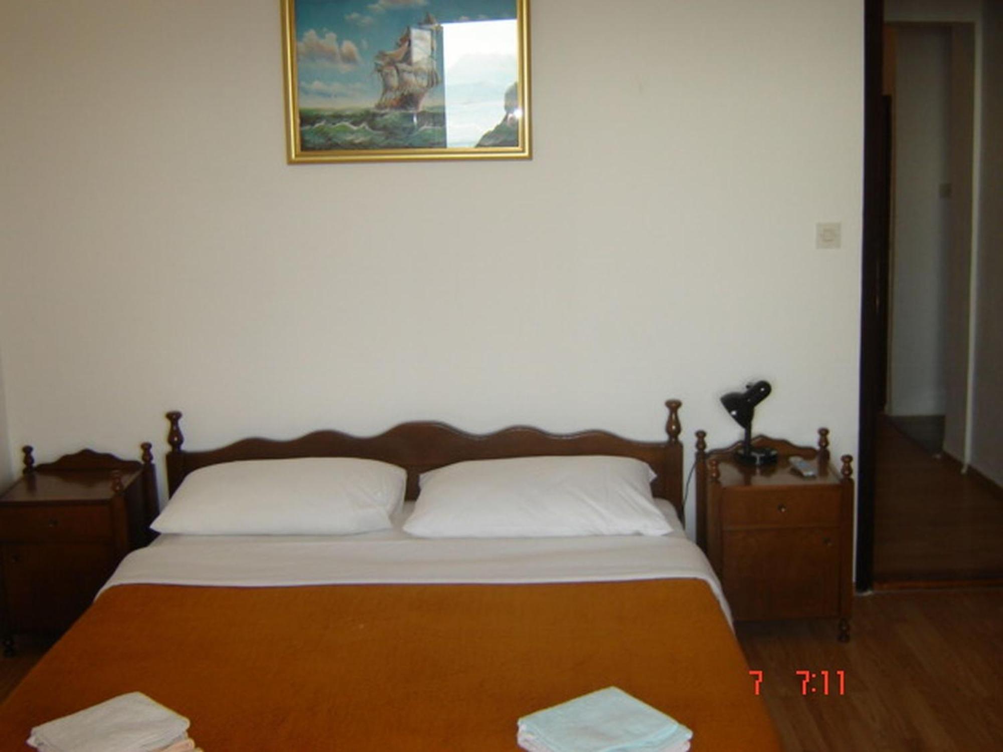 Apartments "Villa Mungos" Sobra Стая снимка