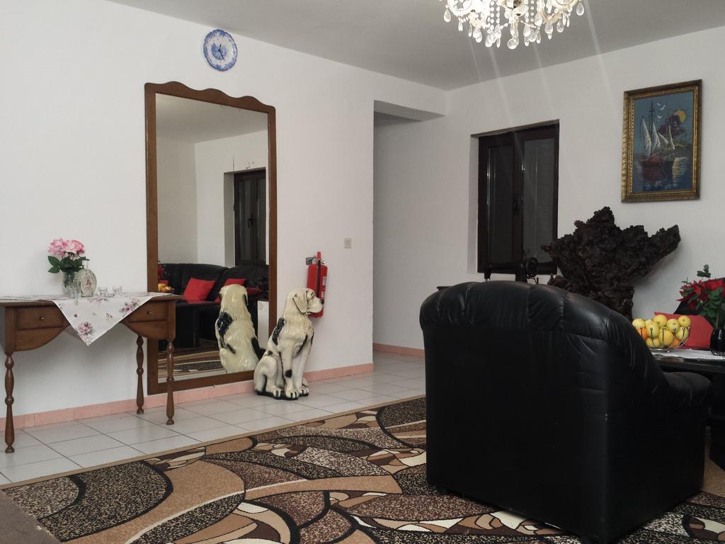 Apartments "Villa Mungos" Sobra Екстериор снимка