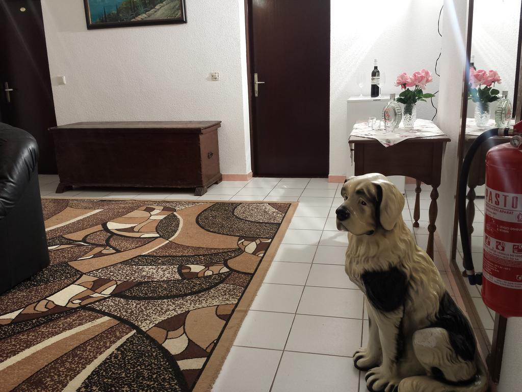 Apartments "Villa Mungos" Sobra Екстериор снимка