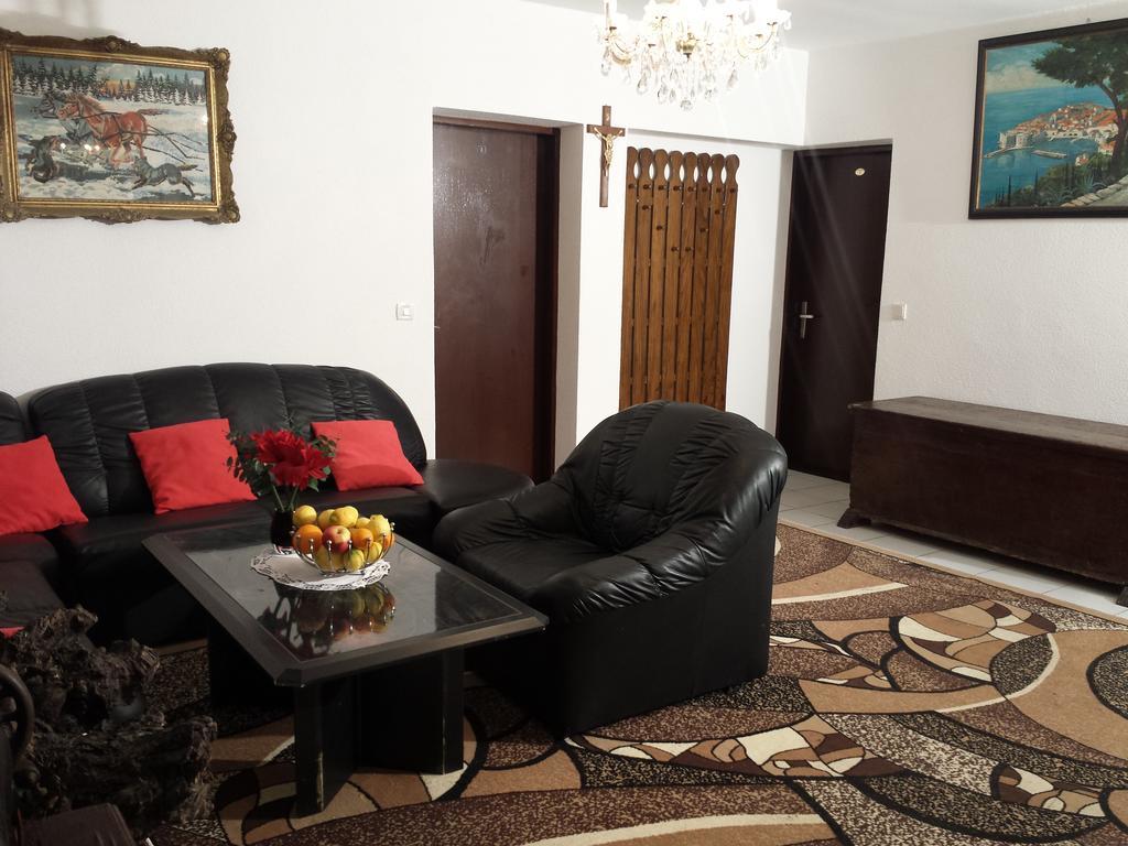 Apartments "Villa Mungos" Sobra Екстериор снимка