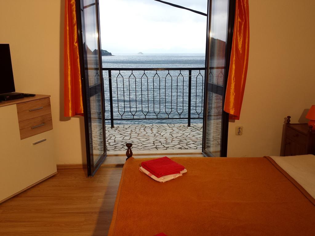 Apartments "Villa Mungos" Sobra Екстериор снимка
