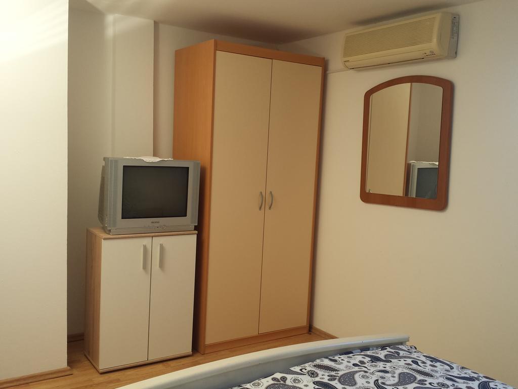 Apartments "Villa Mungos" Sobra Екстериор снимка