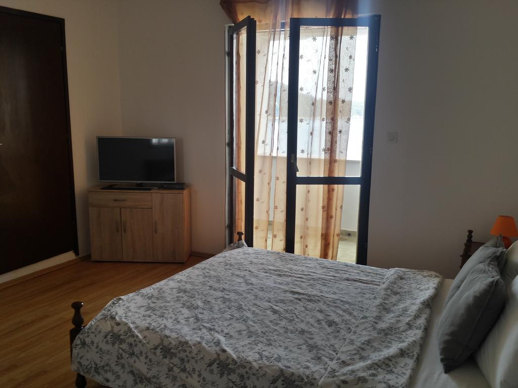 Apartments "Villa Mungos" Sobra Екстериор снимка