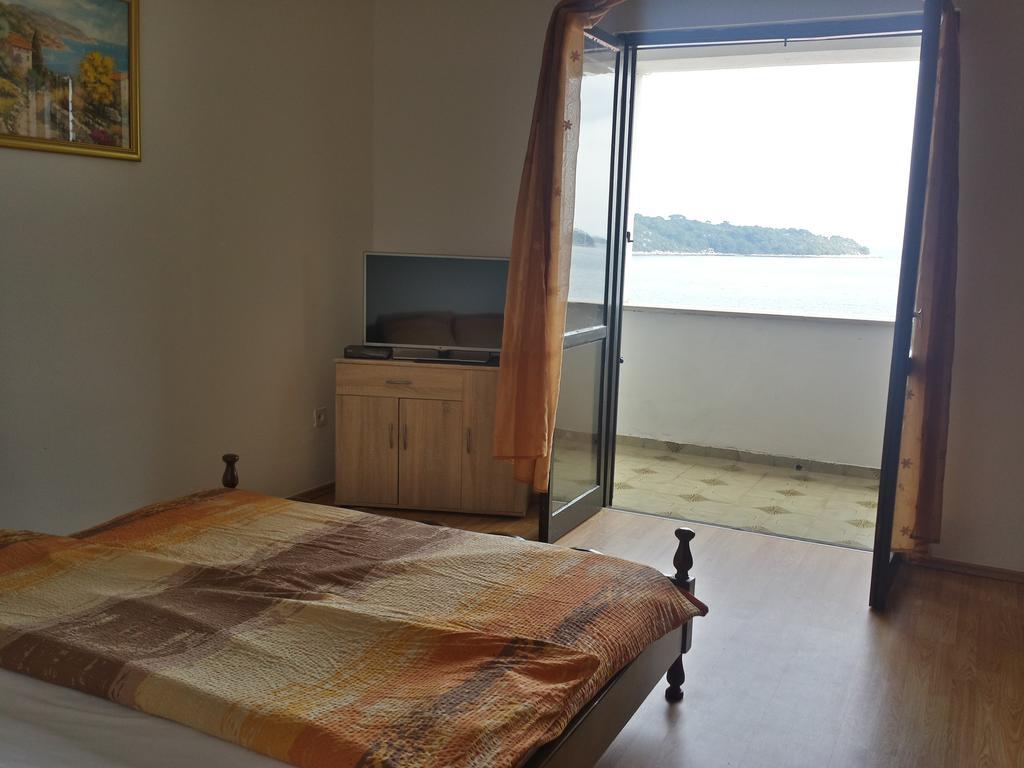 Apartments "Villa Mungos" Sobra Екстериор снимка