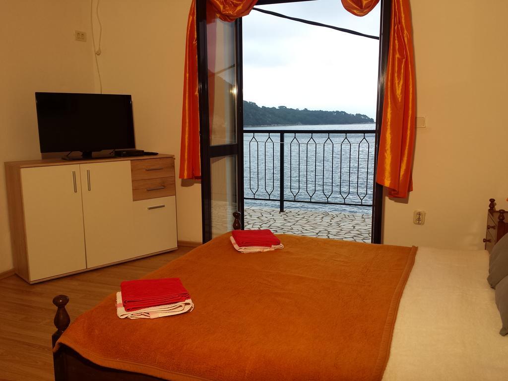 Apartments "Villa Mungos" Sobra Екстериор снимка